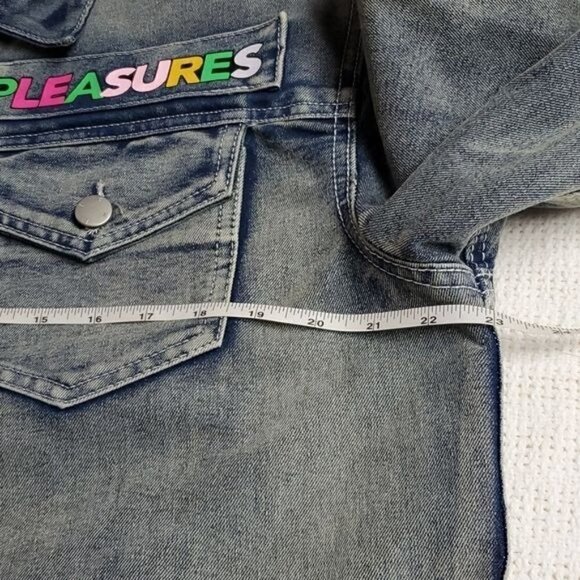 WESC Guilty Pleasures Unisex Embroidered Graphic Motorcycle Sz. M Jean J… - Picture 6 of 8